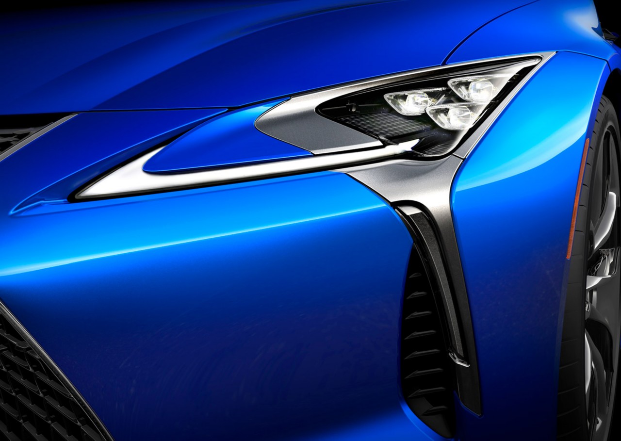 Lexus Kusursuz Boya İçin Teknolojinin Sınırlarını Zorluyor