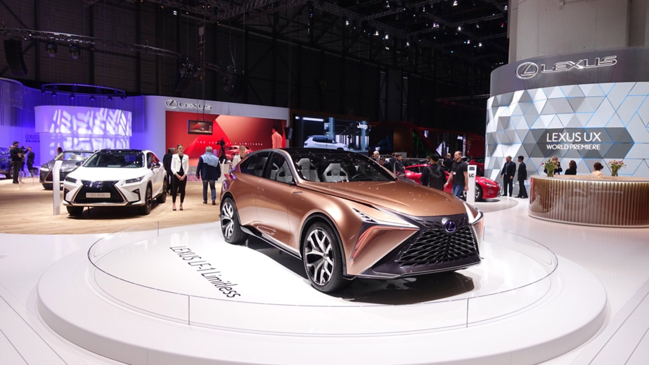 LEXUS DÜNYADA BİR İLK OLAN DİJİTAL AYNAYI TÜRKİYE’DE SATIŞA SUNDU