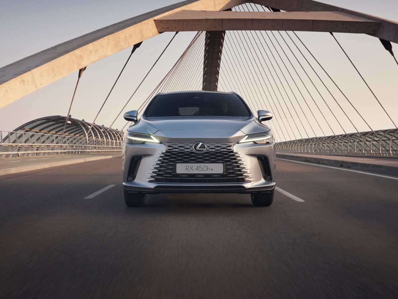 2023-lexus-rx-stay-ahead-left-right-lexus-driving-signature-1440x1080